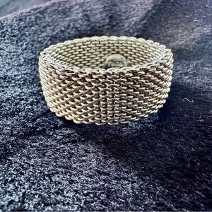 Tiffany & Co Somerset Mesh Ring with bag. Size 8